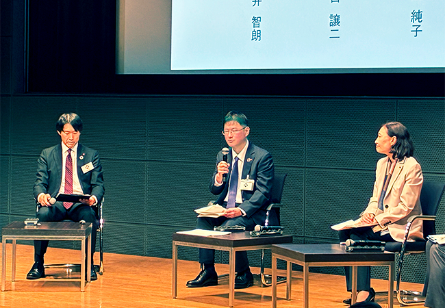 写真：パネルディスカッションの様子（2）